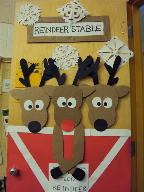 Diy Reindeer Door Would Be Cute To Do Upstairs Diy Christmas Door