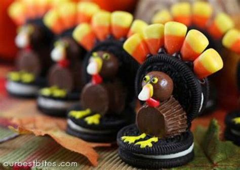 Oreo Cookies Made To Look Like A Turkey Thanksgiving Oreo Turkeys