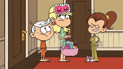 Image S3e04b Leni And Luan Annoyedpng The Loud House