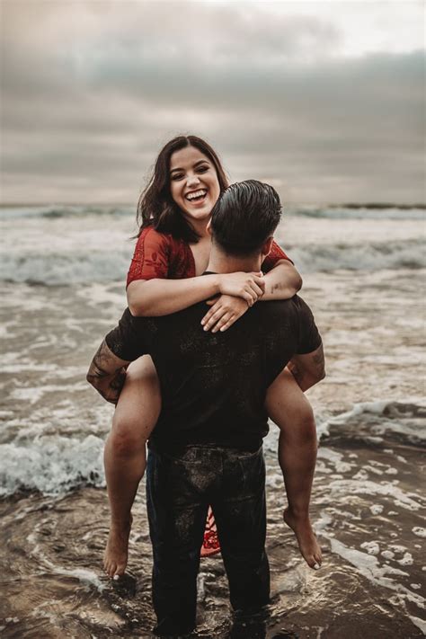 This Couple Met Right Before Taking These Sexy Beach Photos Popsugar Love Sex Photo