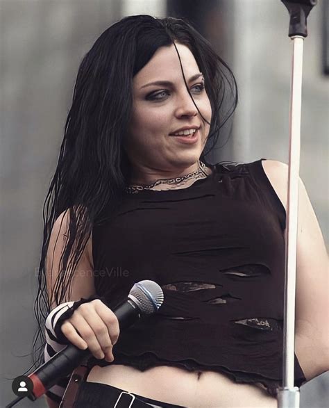 Always Had A Thing For Evanescences Amy Lee Scrolller