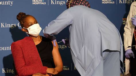 Chirlane Mccray Nycs First Lady Gets A Vaccine Shot And Says