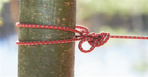 • there are different knots for different purposes and all knots are not good for • will take a load in any of the three directions (independently or together) • easy to tie • can be tied quickly • can be tied without access to the ends. Instructions for Tying Rope Knots | eHow UK