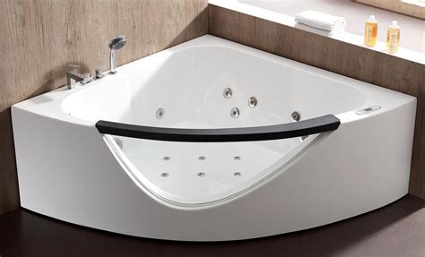 Learn about standard bathtub sizes for alcove, whirlpool, oval, and corner bathtubs to assist you when planning your bathroom remodel. 5 Best Corner Bathtubs Reviewed in 2020 | SKINGROOM