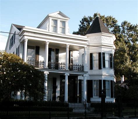 New Orleans Garden District | New orleans garden district, Garden district, Victorian homes