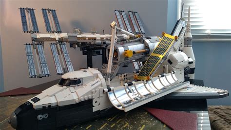 Legos Nasa Space Shuttle Discovery Set With Hubble Is A Space Geeks