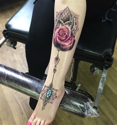 Some of the common types are done include the precious lock and key design that may be done in black and gray or in color. Pink Rose & Green Jewel Custom Piece | Best tattoo design ...