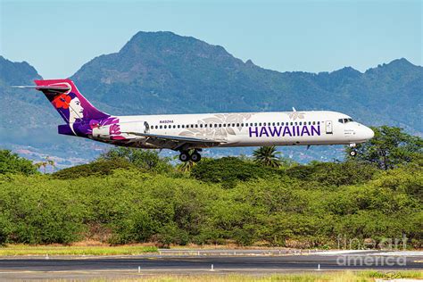 Hawaiian Airlines Boeing 717 200 N492ha Landing In Honolulu Hawaii