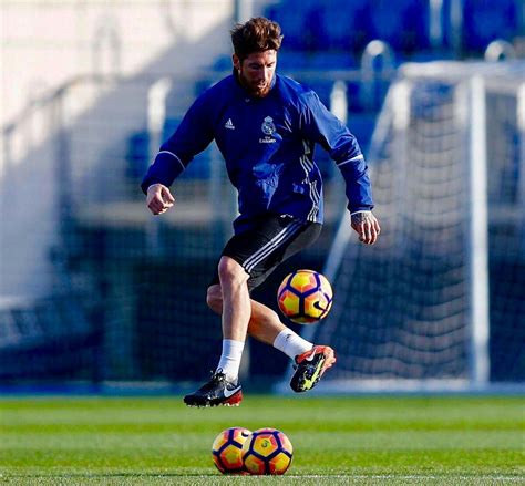 Check out his latest detailed stats including goals, assists, strengths & weaknesses and match ratings. Pin von beyza auf Sergio ramos