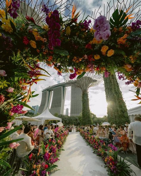 Couple Throw Crazy Rich Asians Themed Wedding In Singapore The