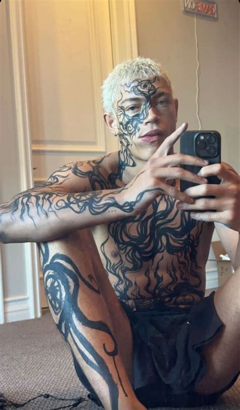 Here You See Kahlil Beth In All Black Body Art This Is A Cool Idea If