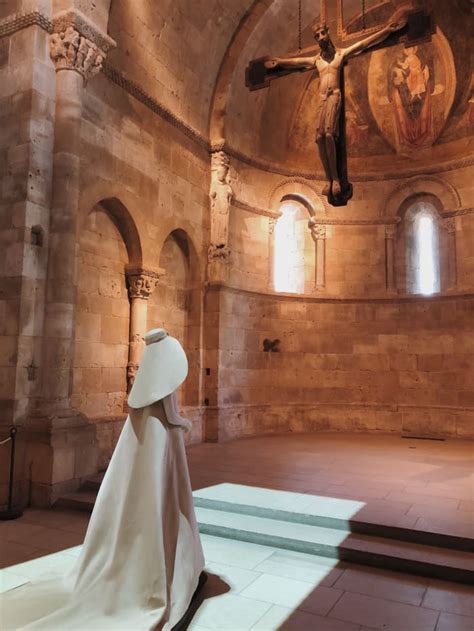 The Met Costume Institute Heavenly Bodies Fashion And The Catholic