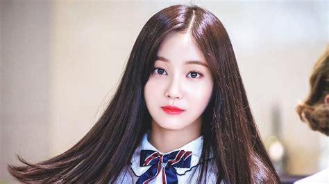Check spelling or type a new query. Yeonwoo Net Worth, Bio, Age, Wiki, Height, Zodiac & Filmography - Celebnetworth.net