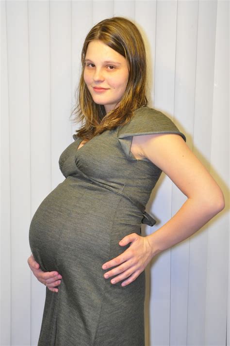 the wonderful journey of motherhood belly shot 32 weeks