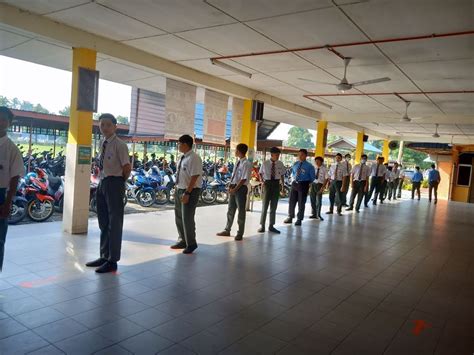 Bilik guru sains & matematik kehadiran : Sekolah Menengah Kebangsaan Datuk Haji Ahmad Badawi ...