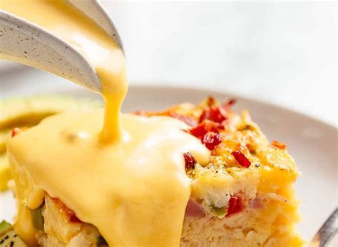 The classic hollandaise sauce, good for most green veggies, fish, steak, roast beef, eggs benedict, and more!!! Sauce Hollandaise (La meilleure) - Chaud et Froid ...