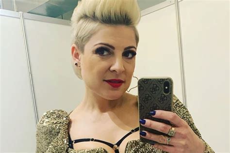 Duża część jej odbiorców na pewno będzie zaskoczona tym wyznaniem. Magda Narożna jest w ciąży? W sieci posypały się ...