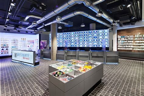 Habsburger ring 2 50674 köln. Futuristische Apotheke | Apotheke, Architektur und ...