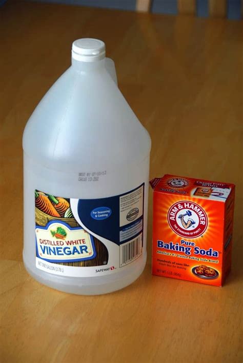 We love to do it over and over again! Vinegar and Baking Soda Experiment