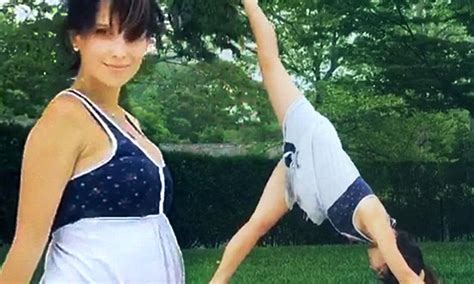 Hilaria Baldwin Demonstrates Yoga Moves By Hampton Swimming Pool On Instagram