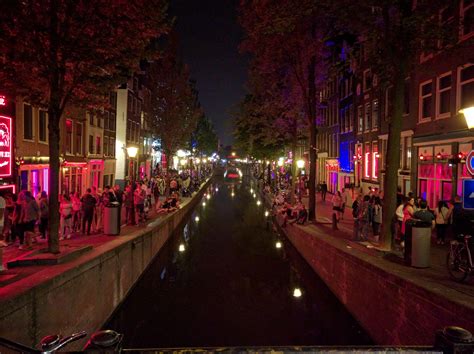 Nightlife In Amsterdam Best Clubs Bars And Areas
