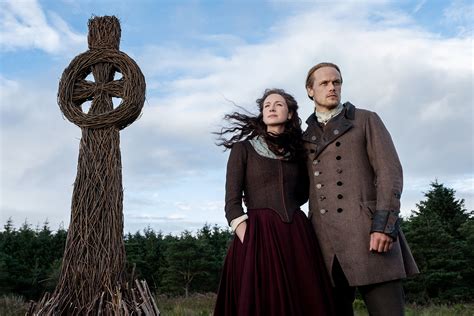Outlander Season Premiere Review The Fiery Cross Season 5 Episode 1