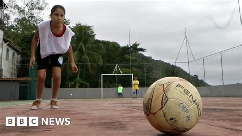 100 Women Brazils Football Loving Girls Defy Stereotypes Bbc News