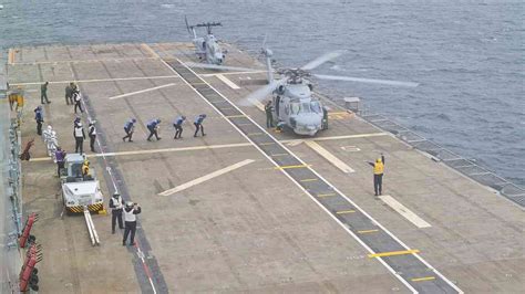 LHD ANADOLU da bir ilk Türk Deniz Kuvvetleri nin helikopterleri iniş yaptı