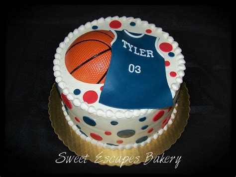 Basketball Cake In 2020 Cake Sports Themed Cakes Cupcake Cakes