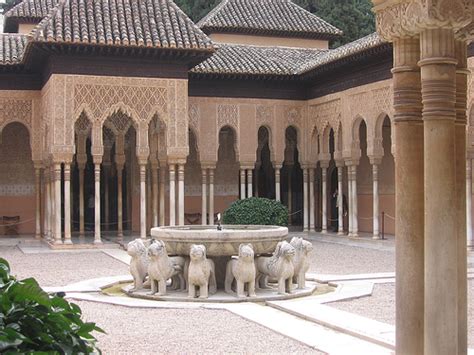 Cosas que hacer cerca de patio de los leones. Vive, que no es poco.: La Alhambra: nuestro legado andalusí
