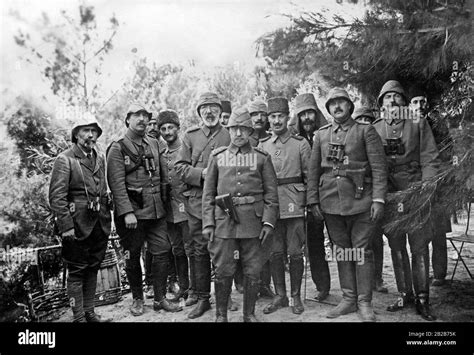 Uniforme Turca Della Prima Guerra Mondiale Foto E Immagini Stock In