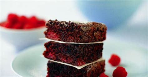 Chocolate + berries = one of the very best combos ever! Chocolate berry slice | The Heart Foundation | Recipe | Chocolate raspberry brownies, Low sugar ...
