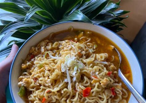 Kali ini kita akan bahas beberapa resep makanan indomie goreng pedas yang sangat cocok untuk anda yang sangat menyukai indomie. Resep Indomie Goreng Nyemek oleh Thea Devina - Cookpad