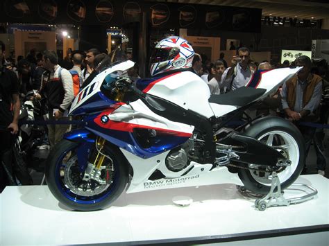 The new 2020 bmw s 1000 rr in standard trim on the right and with the m package on the left. bmw, S1000rr, Superbike, Bike, Muscle, Motorbike ...