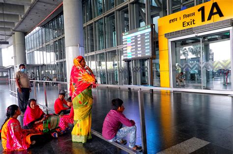 Trapped By India Travel Bans Workers Expats Families An Aussie