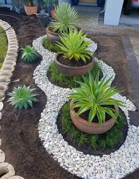47 Awesome Front Yard Rock Garden Landscaping Ideas