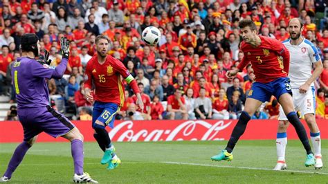 So bringt der einsatz von 10 euro beim aus einer kooperation des. EM 2016: Piqué rettet Spanien Auftaktsieg gegen Tschechien ...