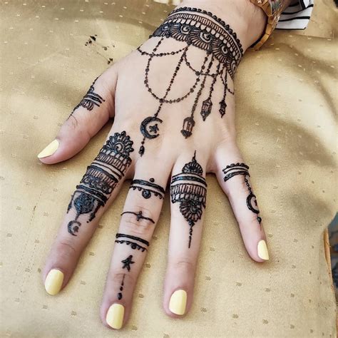 7 Indo Arabic Mehndi Design Options For The Coolest Bride