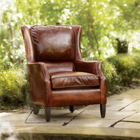 17 h x 19 d arm height: Perfect compromise "man" chair | Leather chair living room ...