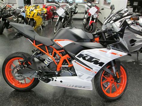 Latest duke 390 2021 available in 1 variant(s). 2015 Ktm Rc 390 | Orange, White 2015 KTM Motorcycle in ...
