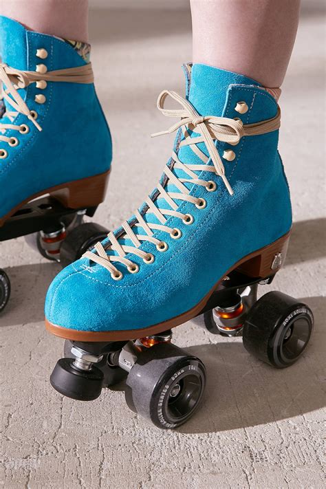 There are multiple brands available in indian market. Moxi UO Exclusive Suede Roller Skates in 2020 | Roller ...