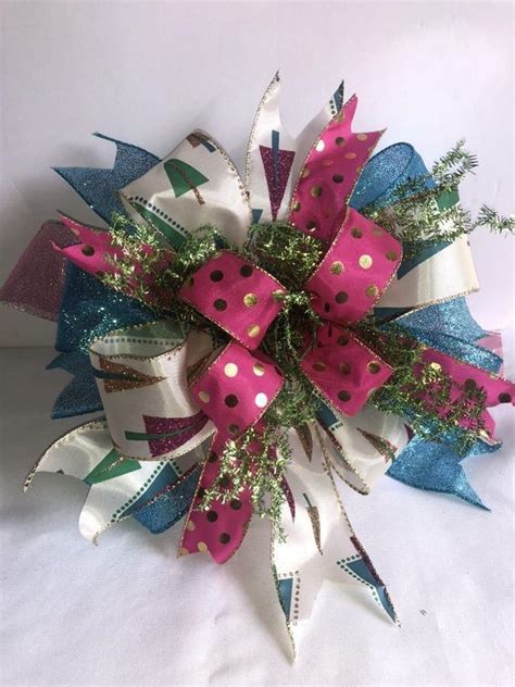 Diy projects » create and decorate » diy & crafts » 15 diy christmas tree topper ideas. Super Simple DIY Terri Bows, Tree Topper Bows and Gift Wrap | Tree topper bow, Christmas tree ...
