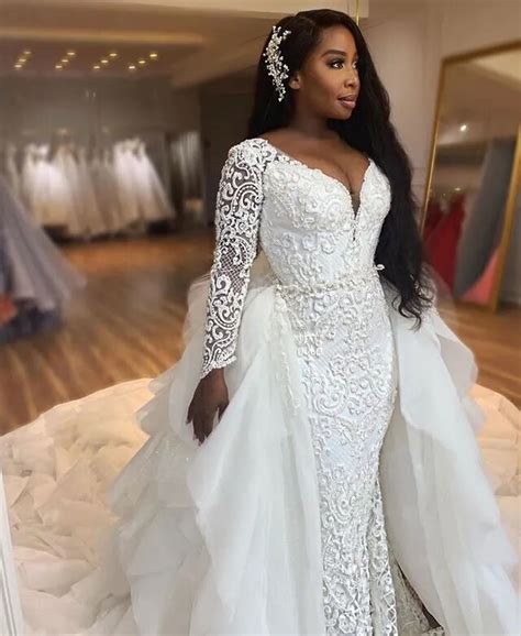 Luxury African Long Sleeve Mermaid Wedding Dresses 2020 V Neck Beaded Lace Detachable Train
