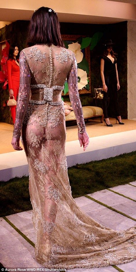 Kendall Jenner Bares Pert Derriere At La Perla Nyfw Show Daily Mail Online