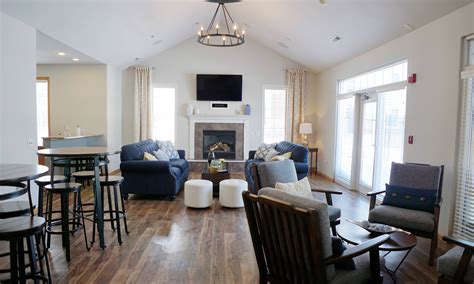With apartments that span the entire city, you will find an. Stone Creek Apartments | West Side Madison Apartments ...
