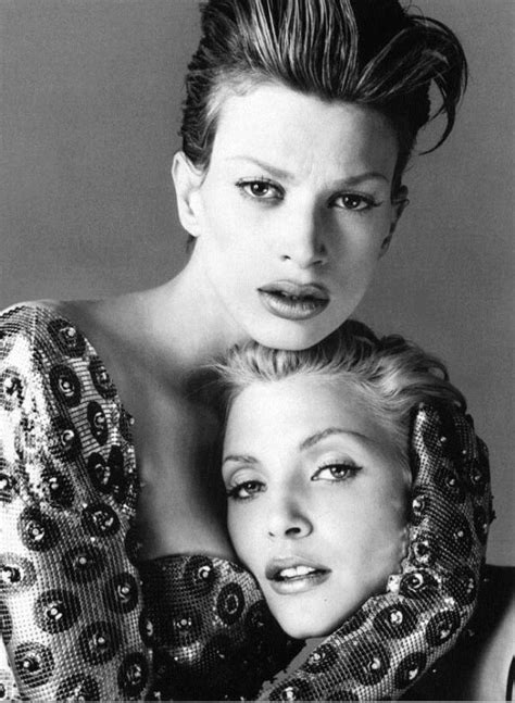 We ♥ Versace Nadja Auermann And Kristen Mcmenamy For Versace Spring 1995