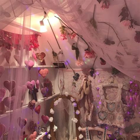 The other day i got the news my fall semester of university will be on to cope i spiced up my bedroom walls. ᴘɪɴᴛᴇʀᴇsᴛ : ᴛʀᴀsʜʏᴀᴇsᴛʜᴇᴛɪᴄs ☏ (With images) | Pink ...