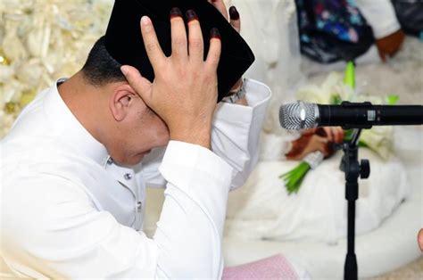 Bolehkah lelaki muslim memakai inai ketika berkahwin? Lelaki Yang Islam Haram Pakai Inai Di Jari | Denaihati