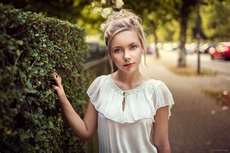 Women Women Outdoors Blonde Depth Of Field Portrait Blue Eyes
