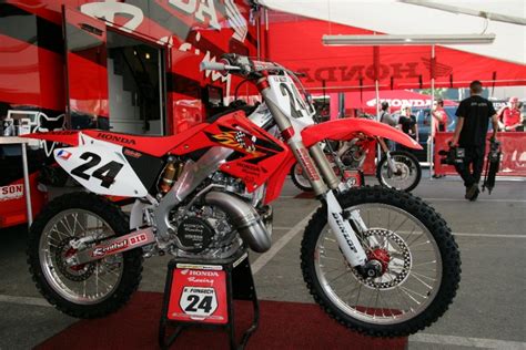 Honda is now producing at 35 plants in 21 countries. Here is a big one. Team Honda Factory Bikes 1973-2012 ...